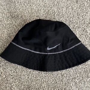Nike Black Storm-Fit Bucket Hat with Silver Trim